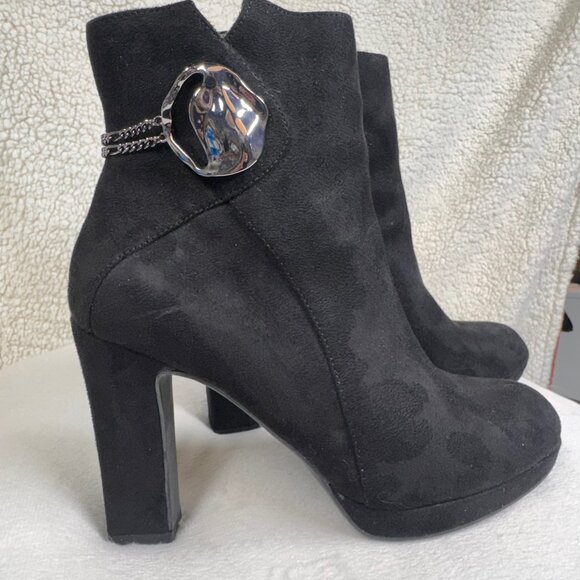 Chic Impo Onarie Black Suede Platform Ankle Boots with Silver Chain Detail, SZ 7 - Picture 2 of 8